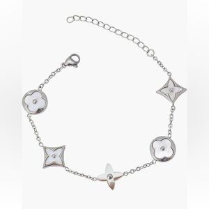 Adorina NEW mother of pearl clover, charm bracelet